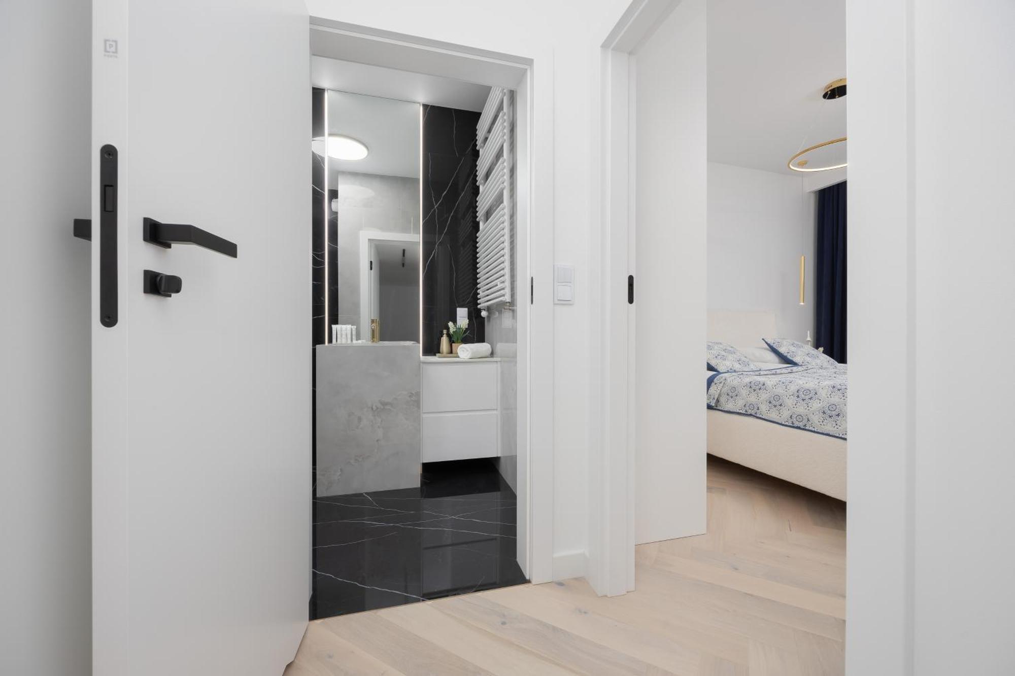 Lux Grzybowska With Parking By Renters Prestige Apartment Warschau