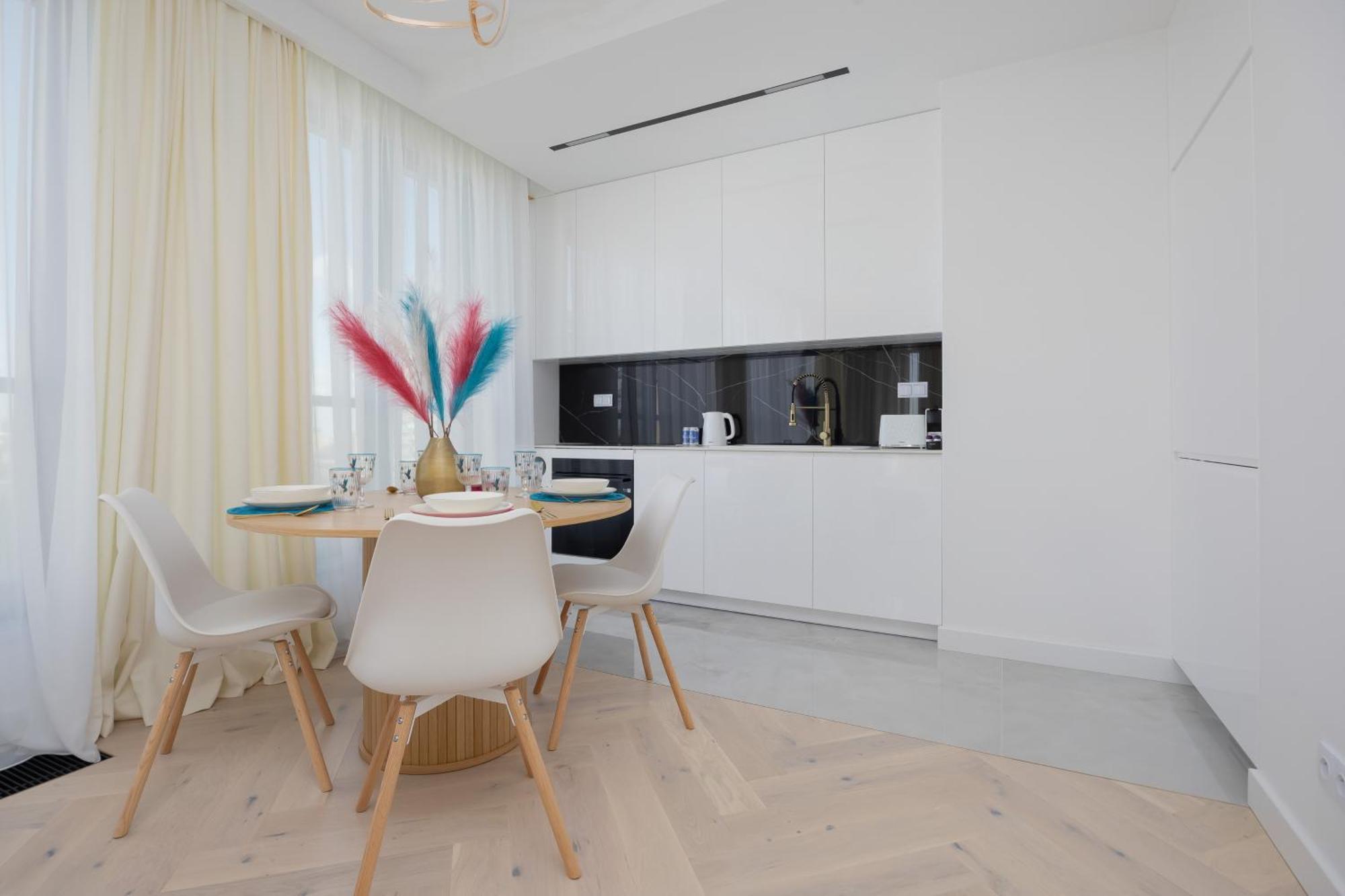 Lux Grzybowska With Parking By Renters Prestige Apartment Warschau